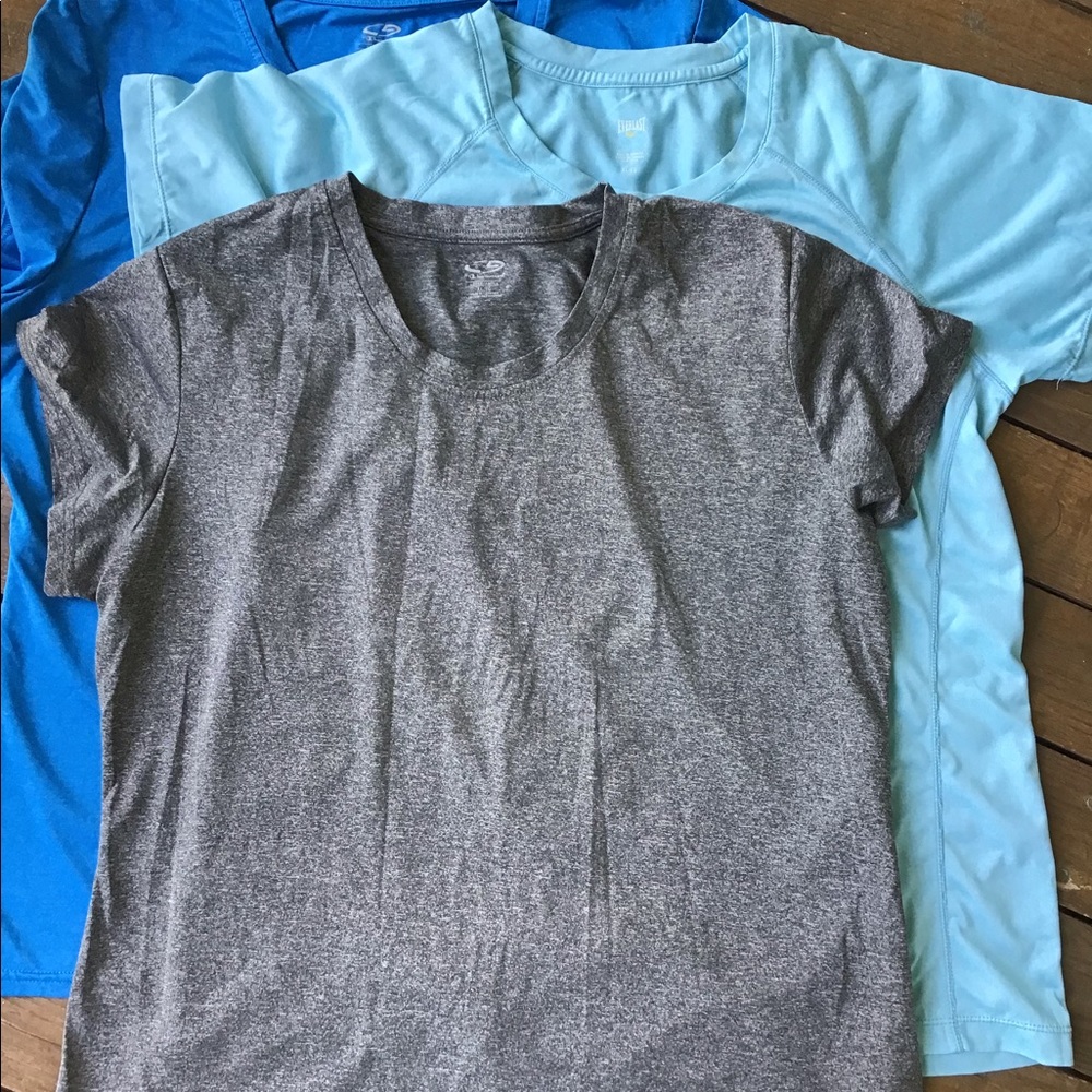 Women’s total of 3 shirts all size extra large